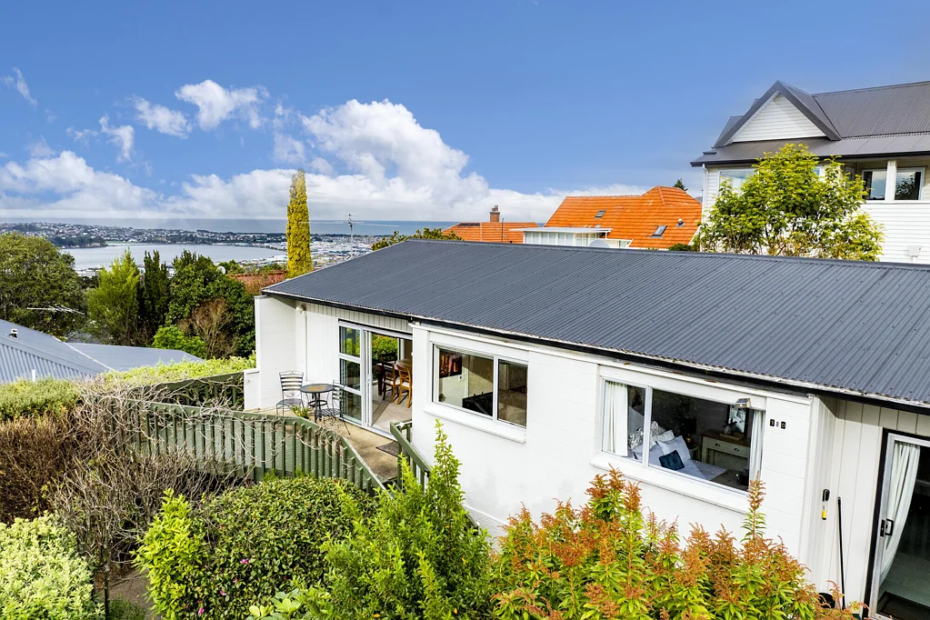 Roslyn 2 Slaapkamer Effortless living with spectacular views