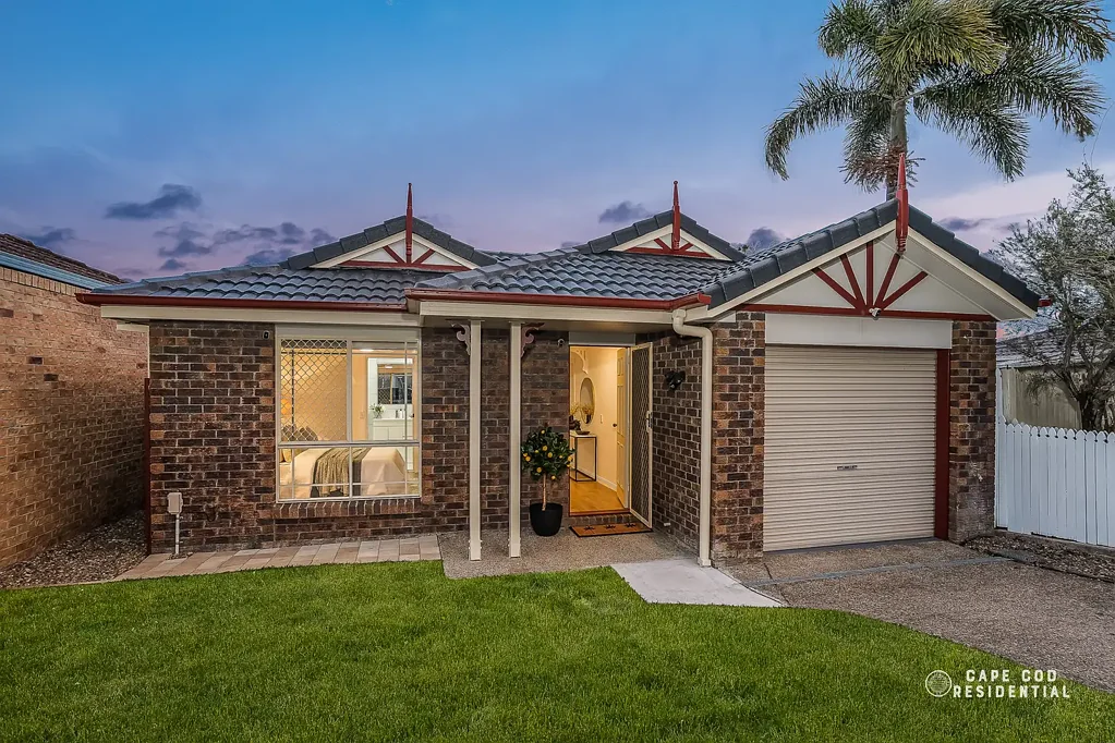Coopers Plains 3 Bedroom Immaculate Low Set Cottage In The Coopers Plains 'Village'