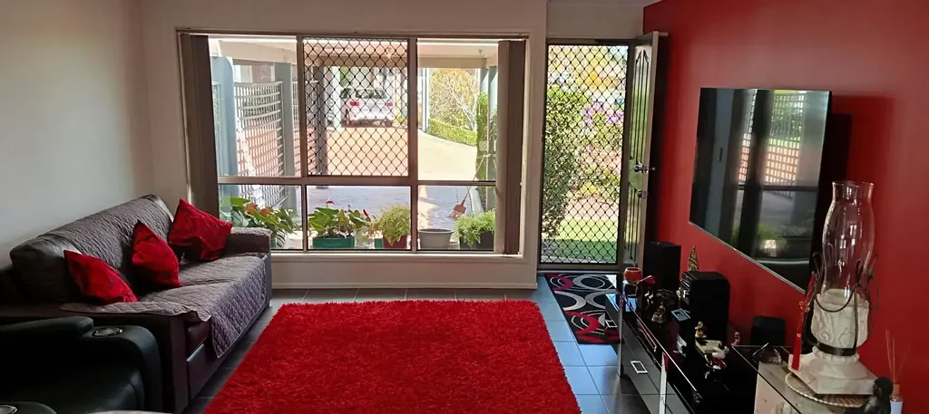 Riverhills 2 Bedroom WELL PRESENTED TOWNHOUSE IN DESIRABLE LOCATION!
