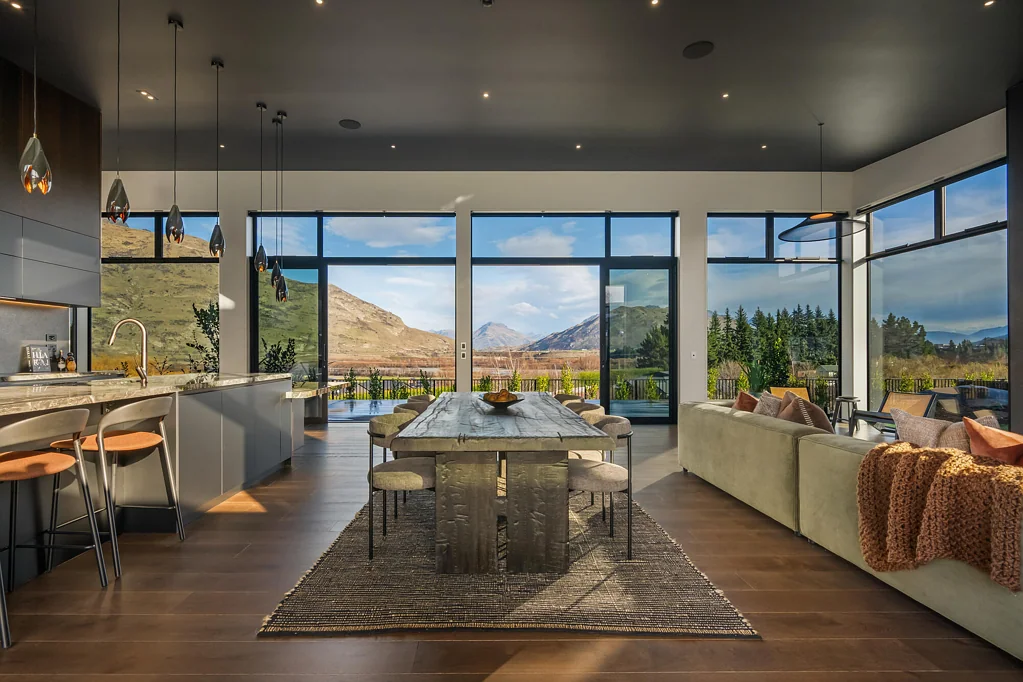 Lower Shotover 4房  Some Homes Are Built. Others Are Crafted.