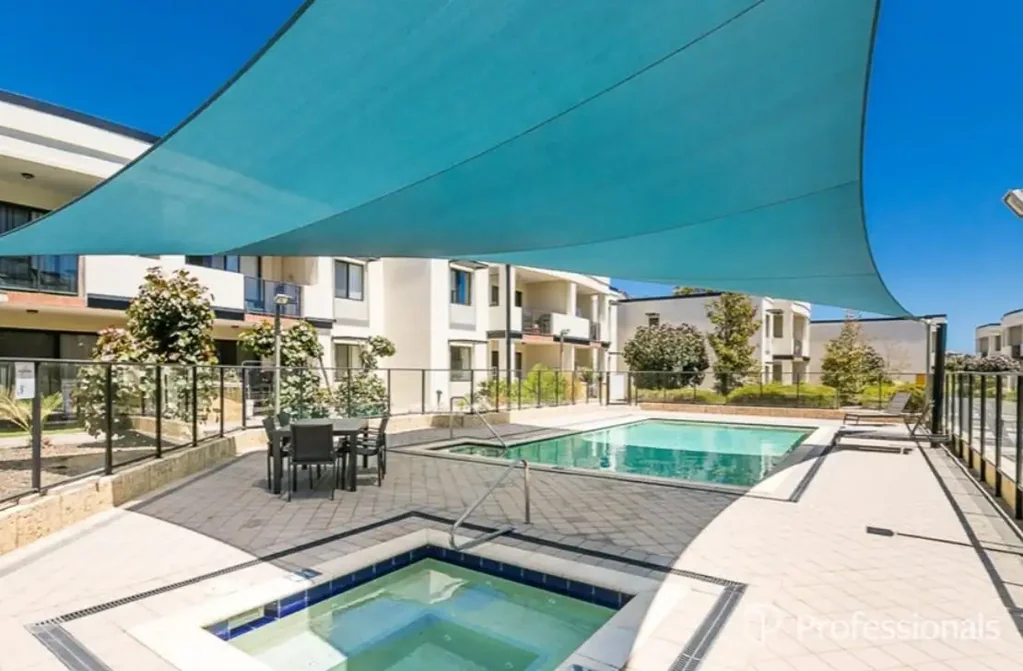 Currambine 3ਬੈੱਡਰੂਮ Stylish Apartment Living with Resort-Style Comfort!