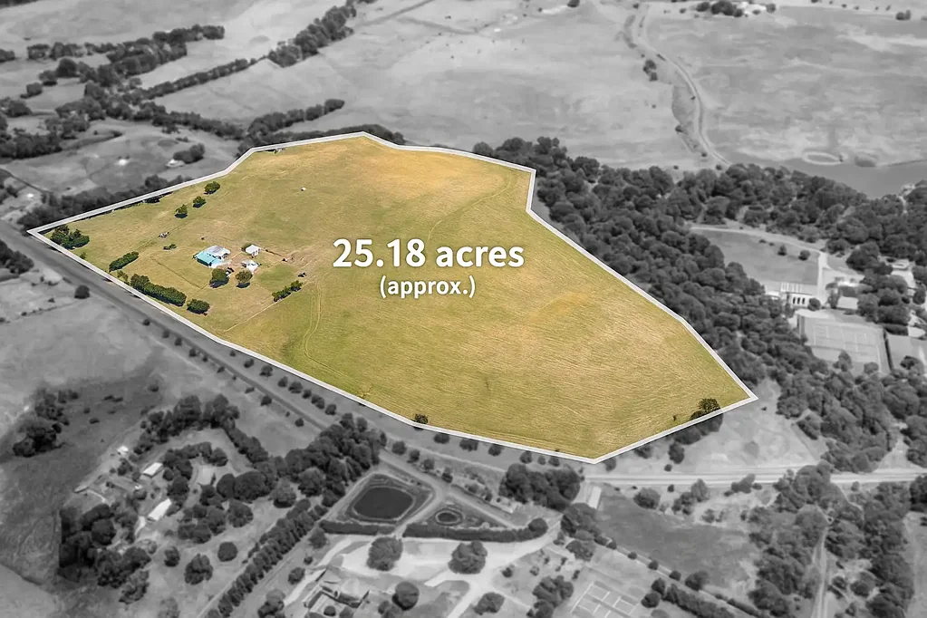 Darraweit Guim Prime Land Holding in The RLZ!