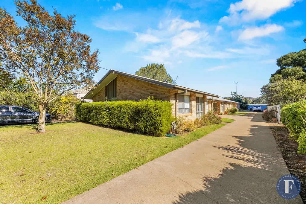Cootamundra 10ห้องนอน Prime Investment Opportunity – Five Unit Complex with NO Strata