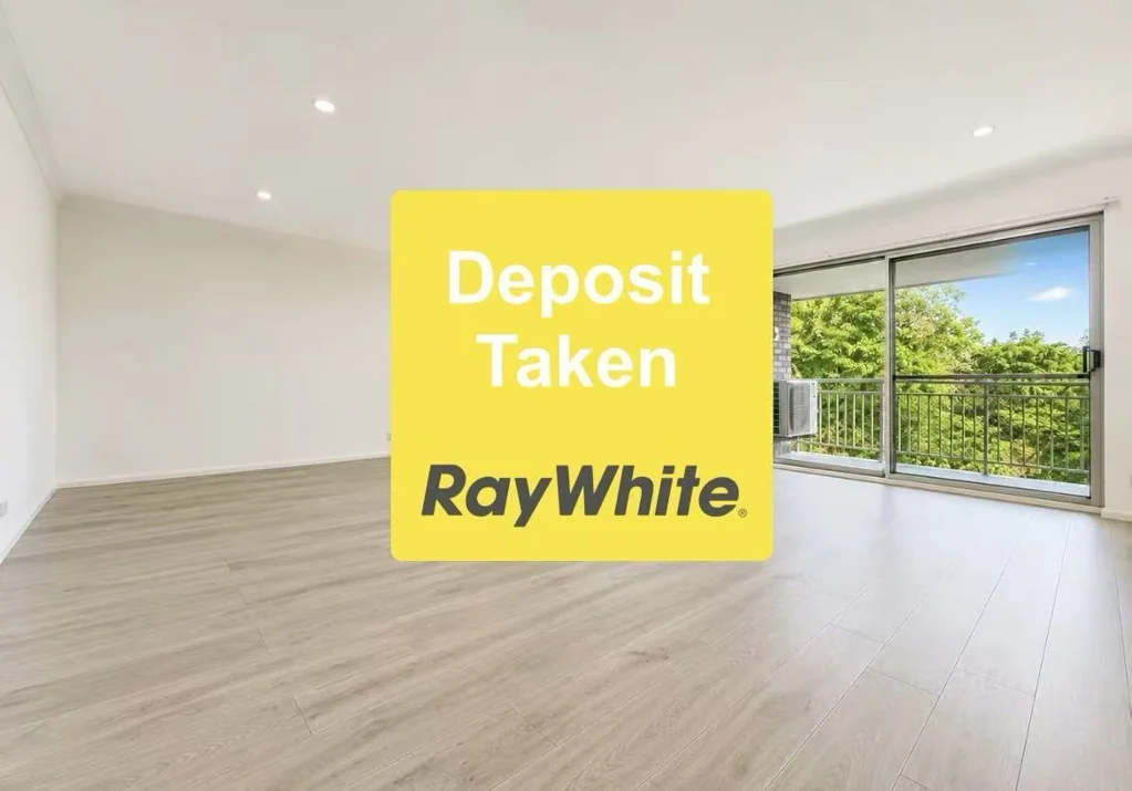 Rare Beautifully Renovated 2 Bedroom Unit In the heart of Eastwood