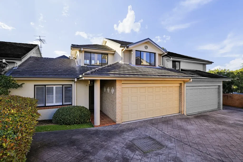 Miranda 3房 宽敞精品联排别墅，朝北户外空间迷人 Spacious Boutique Townhouse with North-Facing Outdoor Appeal