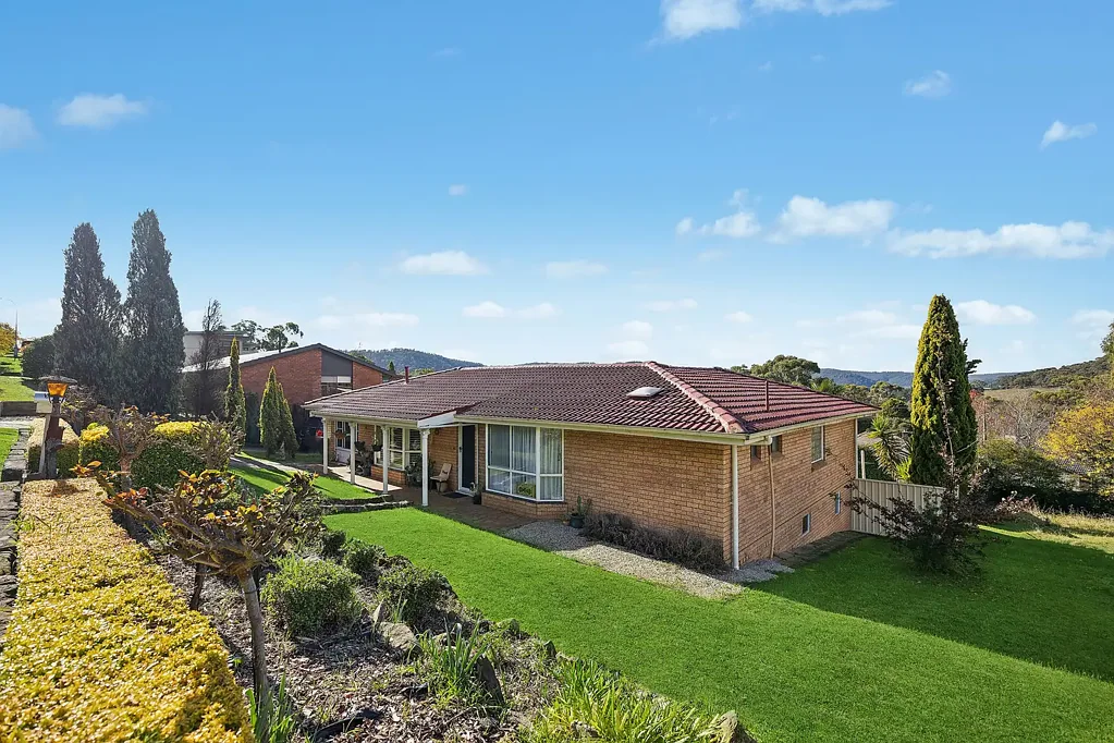 Lithgow 4 Slaapkamer Space, Views & Versatility on 992sqm