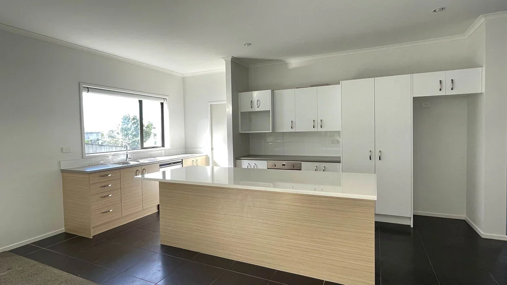 Modern Family Living in Beautiful Orewa