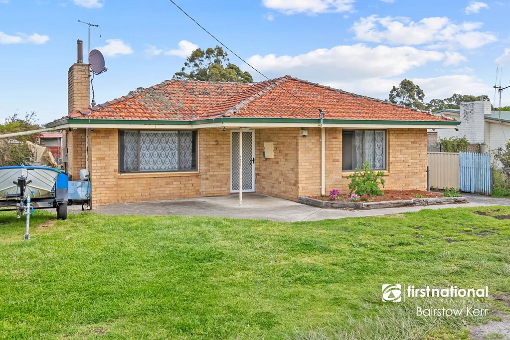 5 LeGrande Ave, Mckail, WA 6330