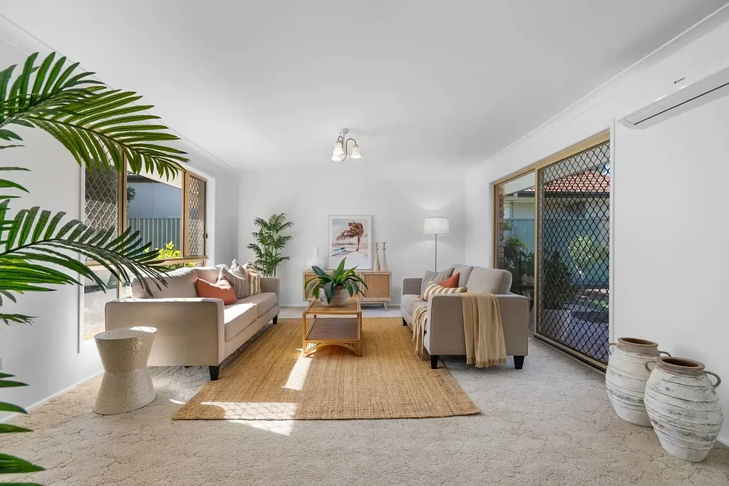 4 Sundown Drive, Paradise Point, QLD 4216