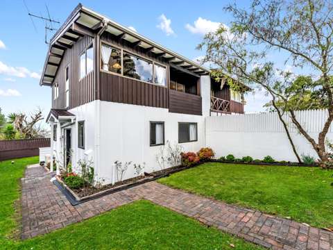 Saint Johns 3房  Vendor Will Meet Market - Needs Reno!