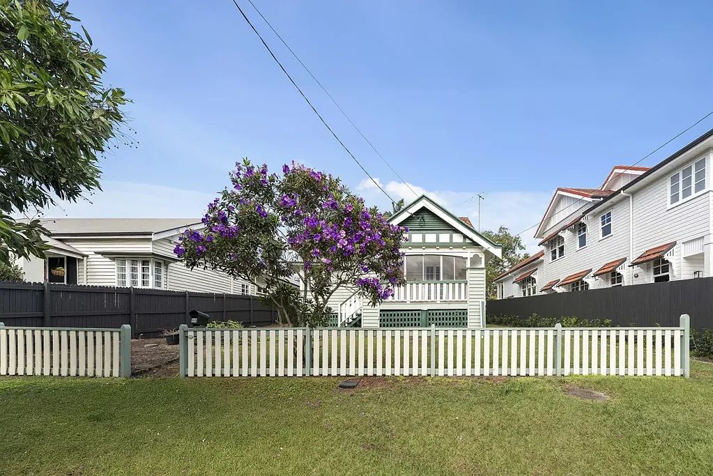 Charming Ashgrove Cottage
