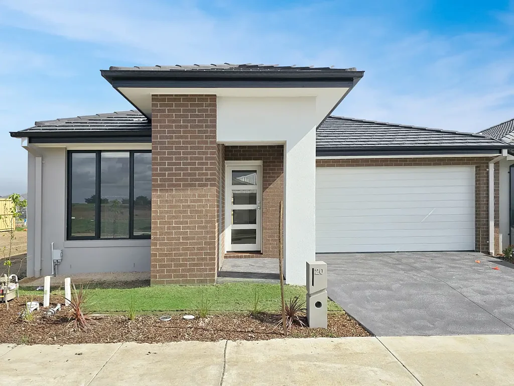 Spacious 3-Bedroom Family Home in Armstrong Creek