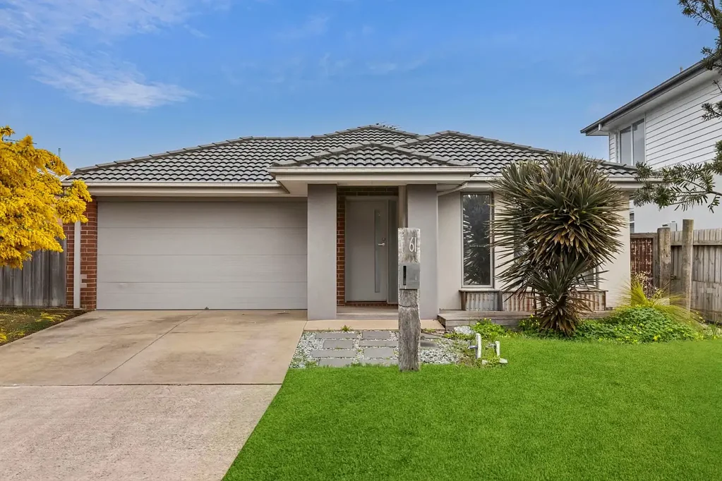 Armstrong Creek 3 Bedroom Space, Style, Opportunity