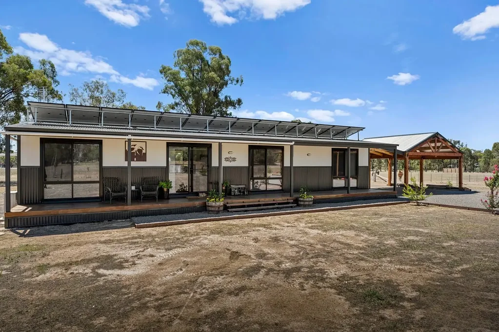 Violet Town 2房  The Ultimate Off-Grid Lifestyle Retreat - Walk to Town!