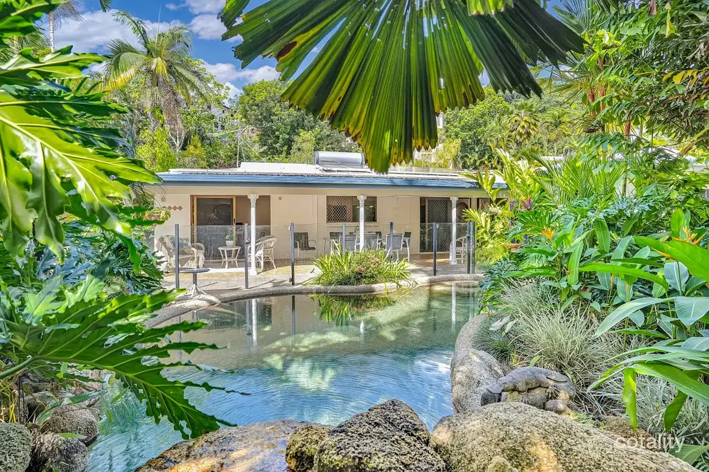 4 Bedroom with Pool - $700 Week