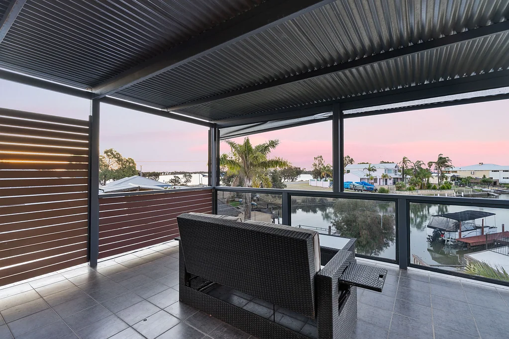2 Wellya Crescent, South Yunderup, WA 6208