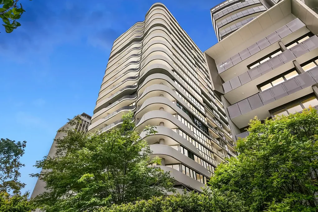 Melbourne 1chambre A Bullet Proof Investment (over 7% rental return) - North-facing, park views, resort amenities