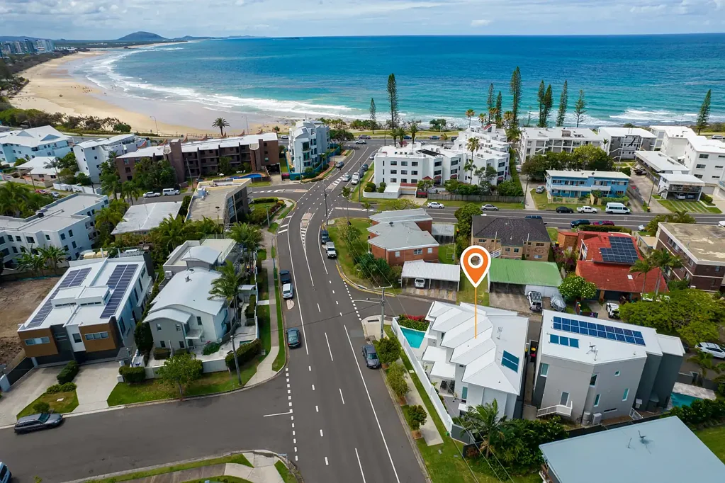 Alexandra Headland 3બેડરૂમ IMMACULATE COASTAL LUXURY JUST STEPS FROM THE SAND