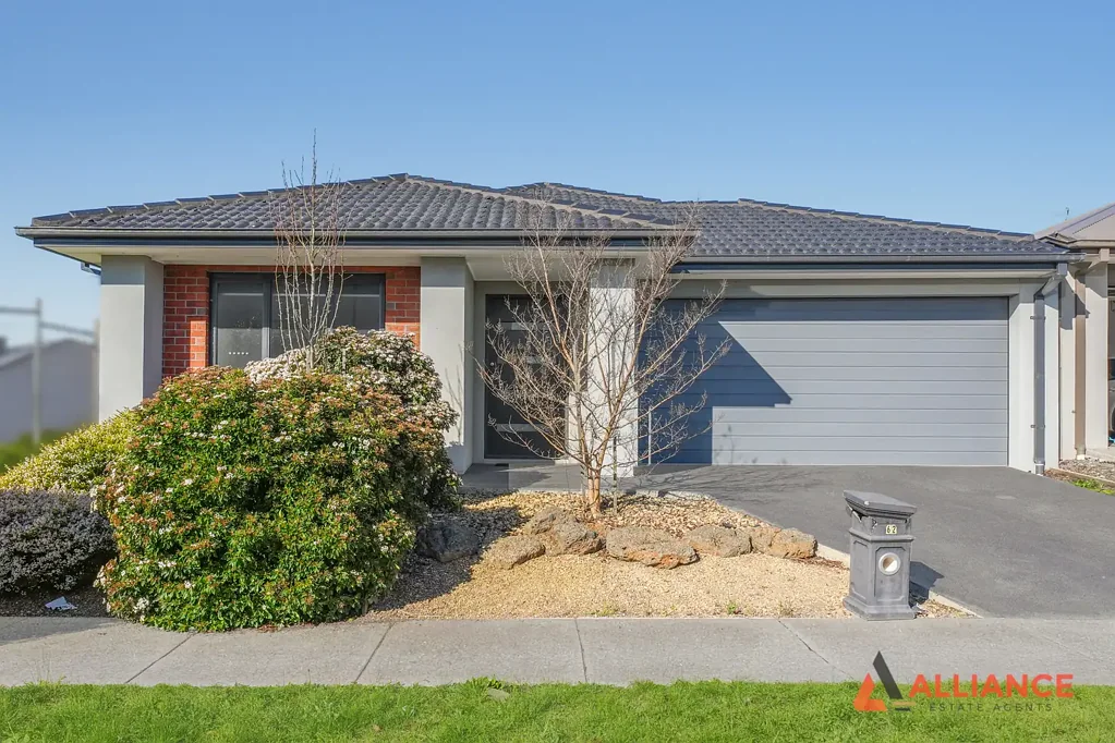 Modern Family Living in a Prime Location