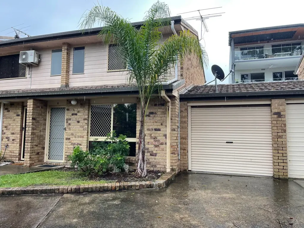 2 Bedroom Townhouse in Highly Desired Location!
