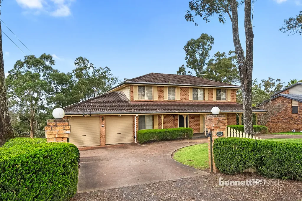 North Richmond 5침실 LARGE FAMILY HOME - OVER 1 ACRE - IMPROVE WITH YOUR OWN STYLE!