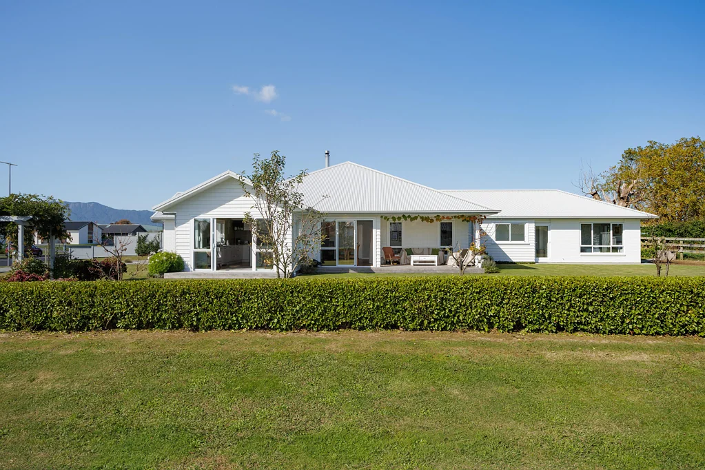 Matamata 5房  Elevated family living in a great location