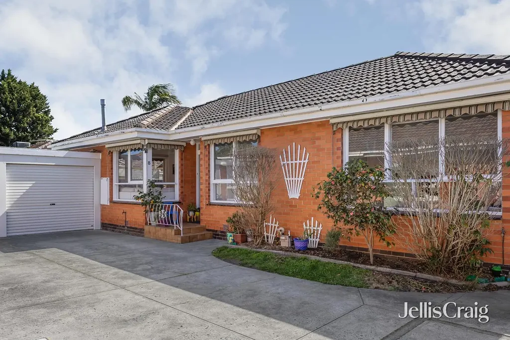 Glen Huntly 3બેડરૂમ A bright spark of renovated seclusion