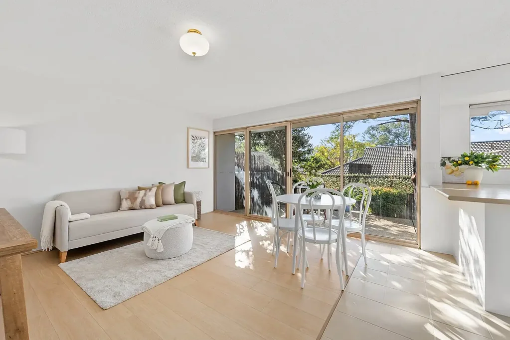 Belconnen 3房  Freshly Renovated and Body Corporate only $2466 per annum.