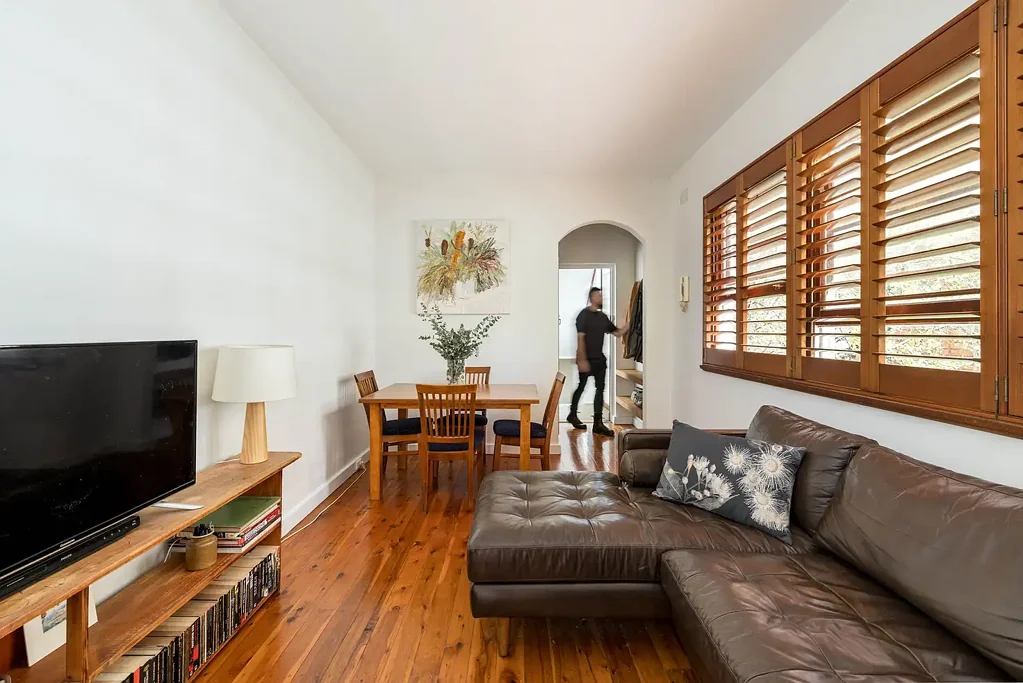 Art Deco + Harbourside 2 Bedroom in Neutral Bay