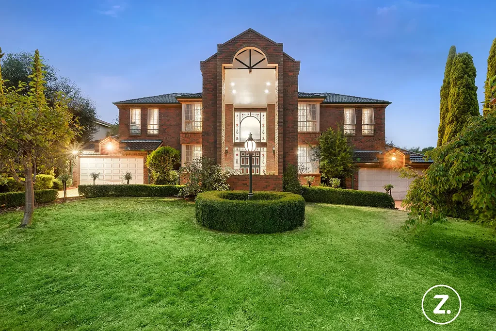 Taylors Lakes 7Zimmer Luxury Living Redefined: Majestic Mansion on Expansive Estate in Taylors Lakes