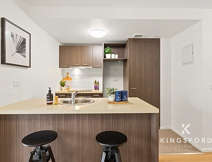 102/18 Finlay Place, Carlton, VIC 3053, 2房, 1浴, 公寓