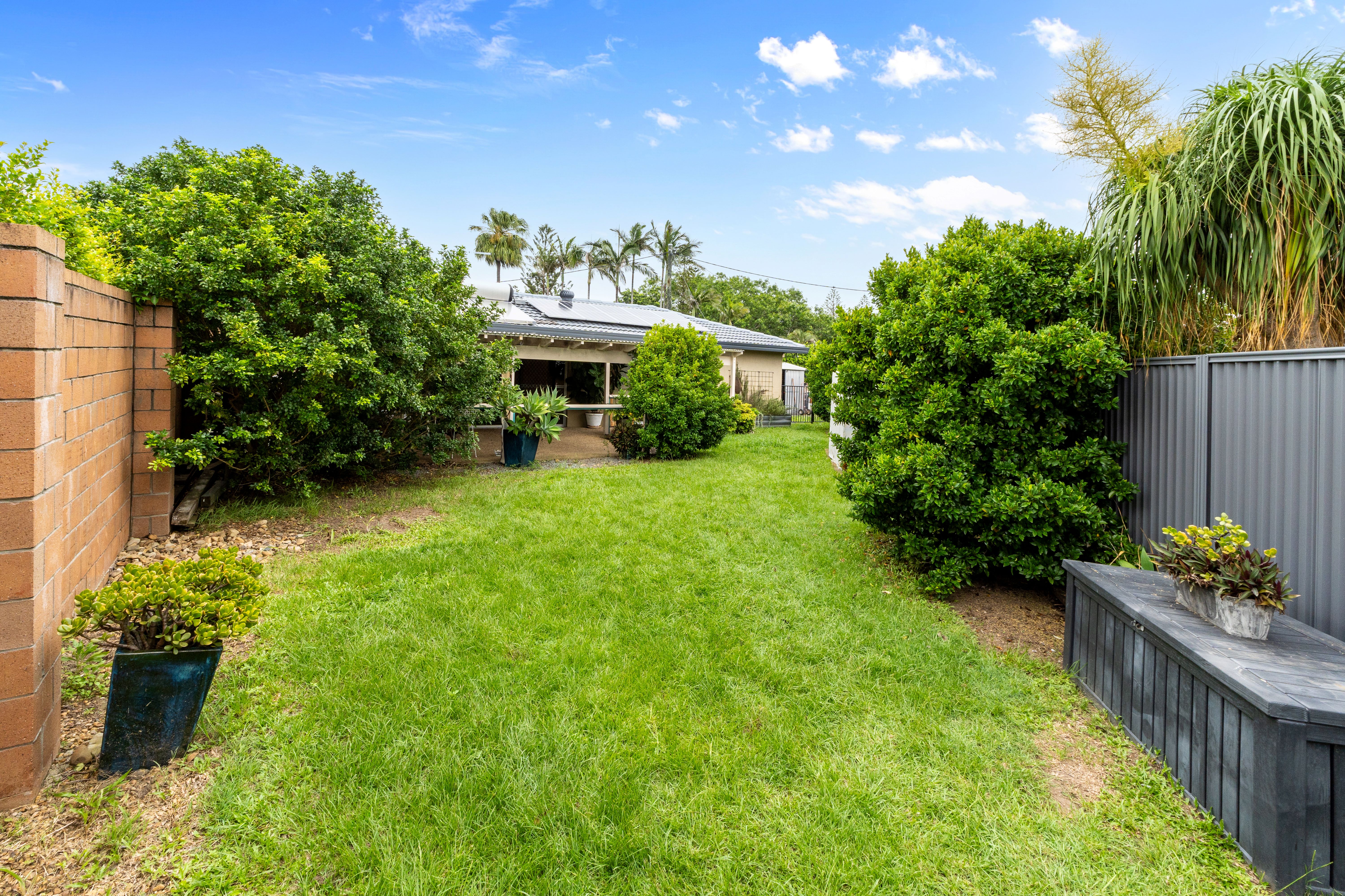 71 KALIMNA DR, BROADBEACH WATERS QLD 4218, 0 chambres, 0 salles de bain, House