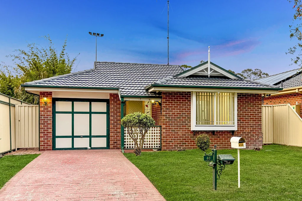 Bright and Sunny Home in great Location!!!