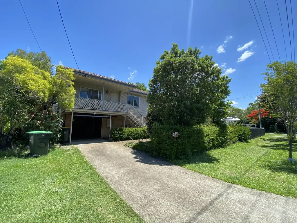 Charming Family Home with Huge Yard in Tingalpa!