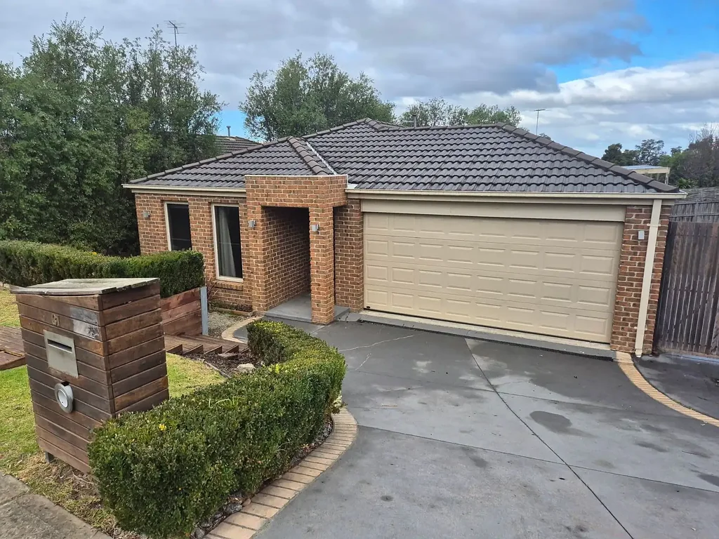 Fantastic Family Living in a Prime Location