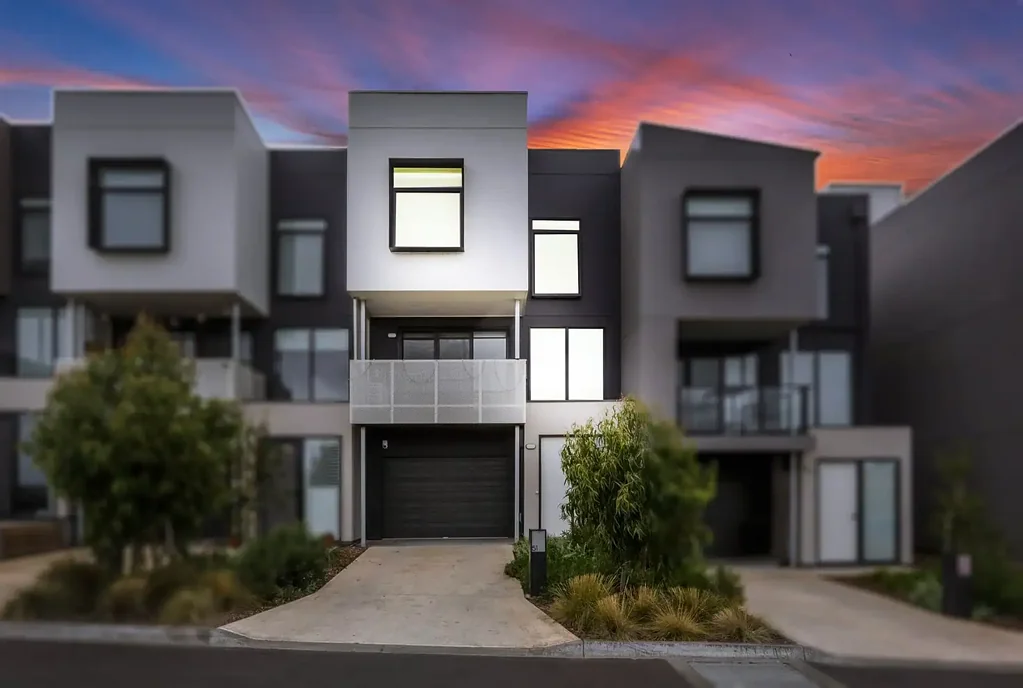 White Knight Estate Agents presents ' Perfect Lifestyle Living ' RIVER & PARK FACING