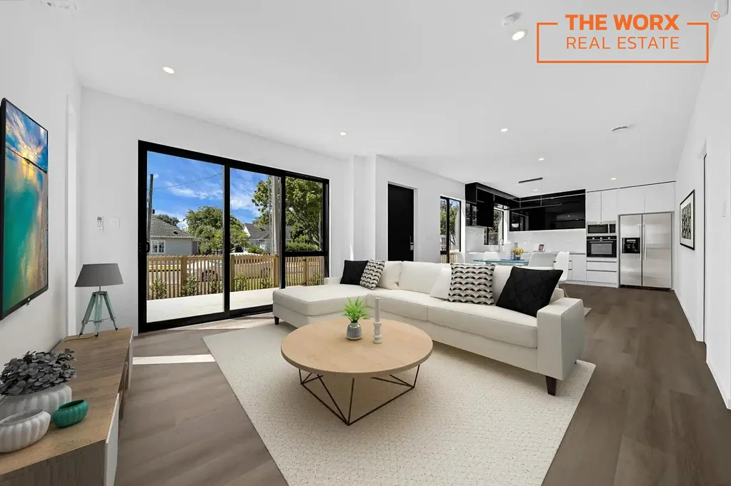Onehunga 4房  Corner Site With Extra Privacy & Parking
