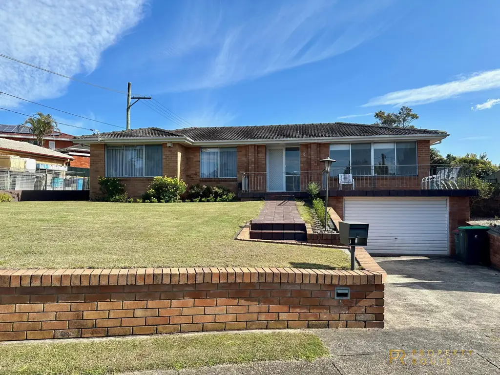 IMMACULATE FAMILY HOME WITH POOL!
