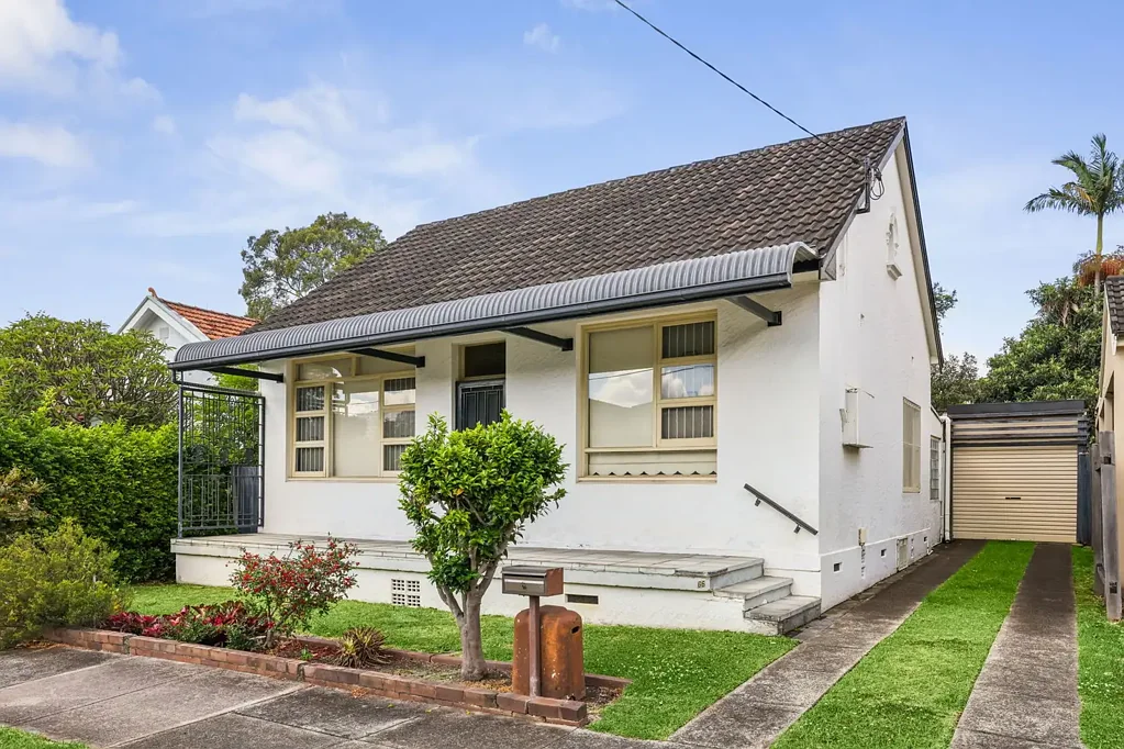 Strathfield 2침실 Build Your Dream in Strathfield's Finest Pocket