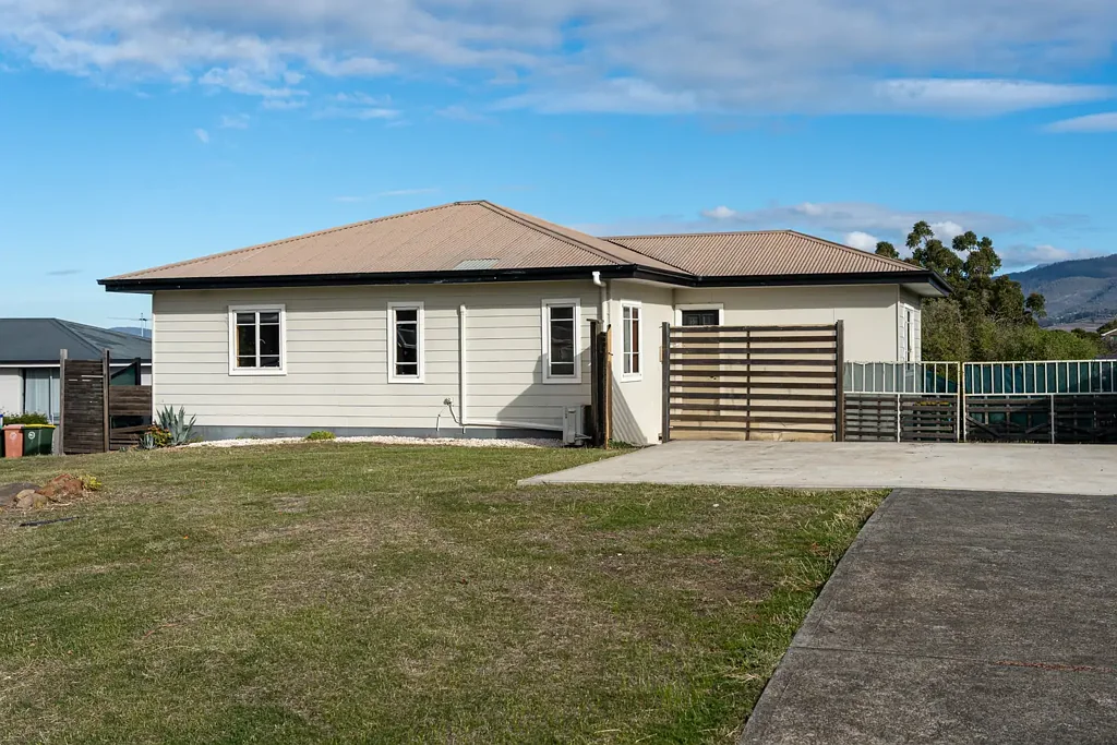 Charming 3-Bed Home in Bridgewater
