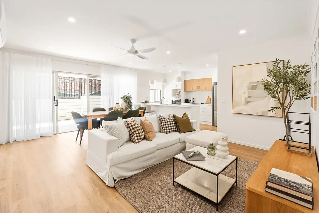 Beaudesert 2房 宽敞明亮空间 西门子电器 主卧带套间 宽敞露台区 多功能房间 2车车库 社区设施丰富 无需退出费 Introducing the Mathieson