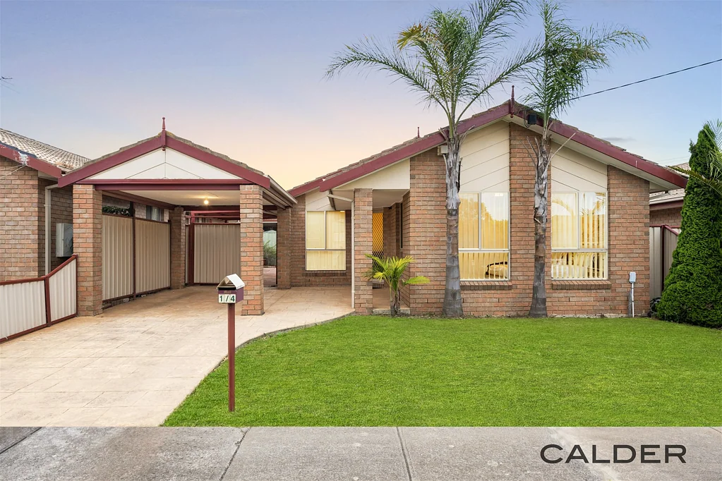 1/4 Chandos Street, Sydenham, VIC 3037
