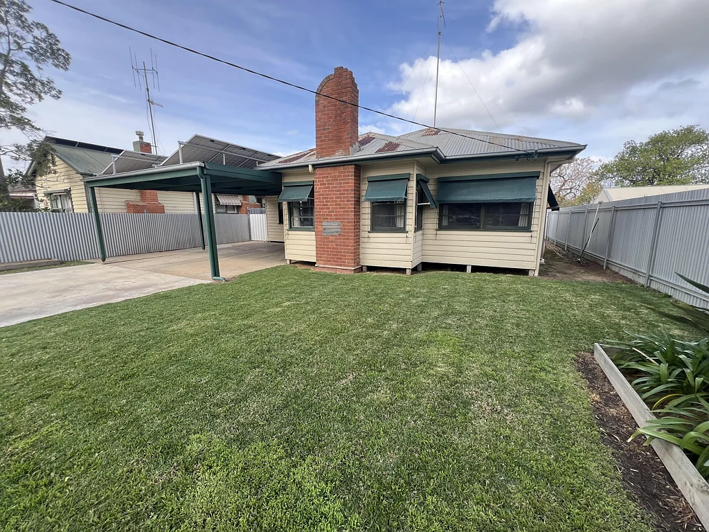 114 Napier Street, Deniliquin, NSW 2710