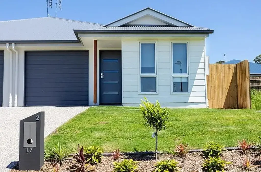 Stylish Modern Unit!
