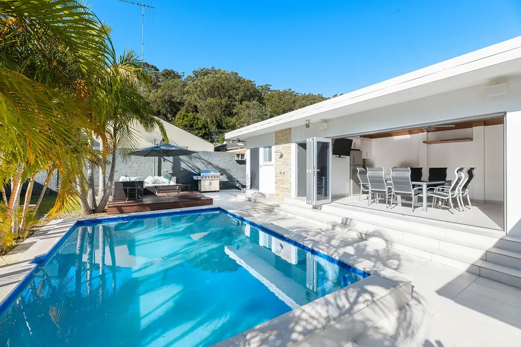 Woronora 4Zimmer Newly Renovated Coastal Retreat in Prime Cul-De-Sac Location