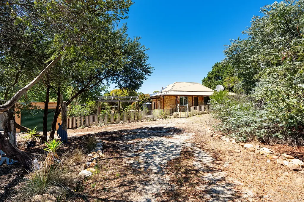 11 Donkey Gully Road, Campbells Creek, VIC 3451
