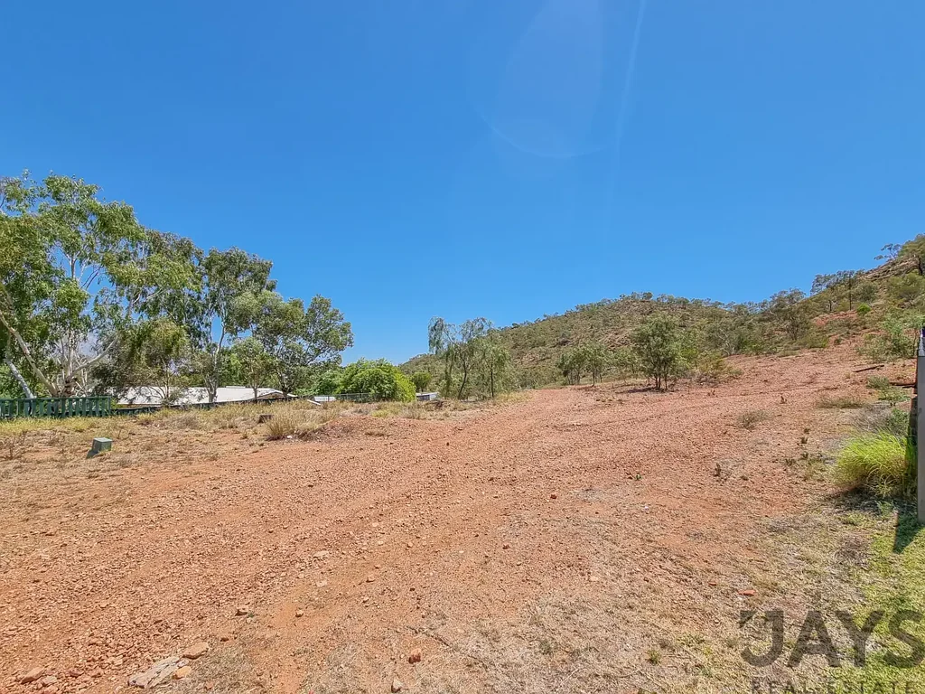 Mount Isa Large scenic elevated block