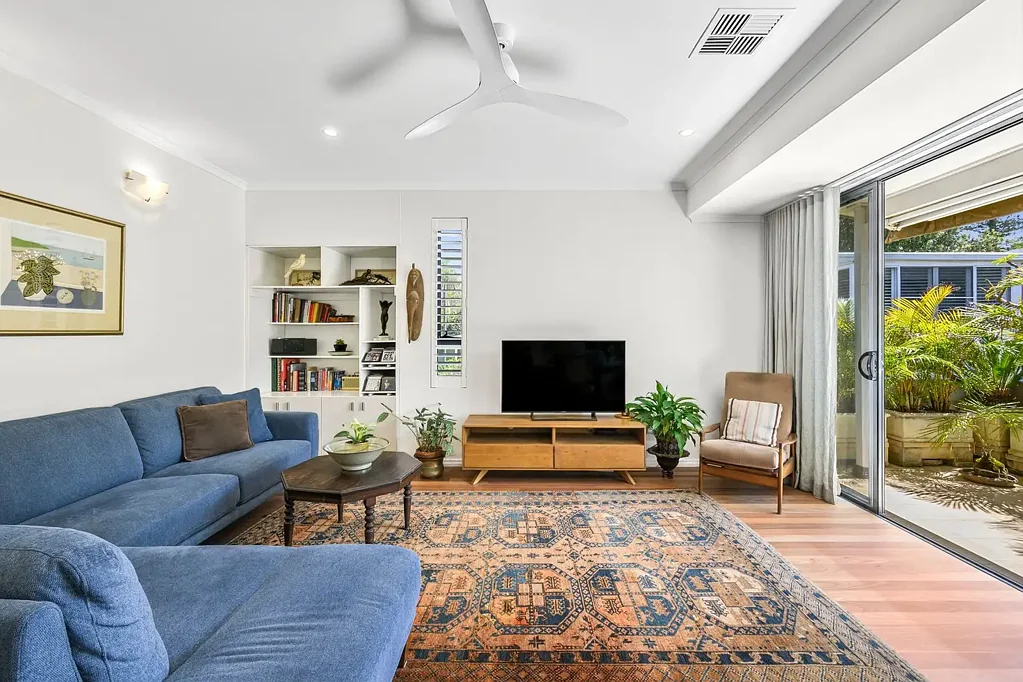 Mona Vale 2कमरा Spacious & Peaceful Beachside Apartment with North Facing Entertaining and Leafy Outlooks
