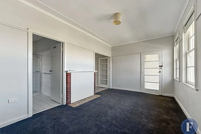 24 Spring Street, Forbes, NSW 2871, 2 slaapkamers, 2 badkamers, House