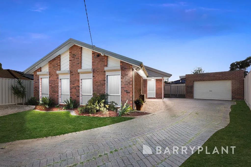 Kings Park 3 Bedroom Family Living in a Peaceful Court Setting